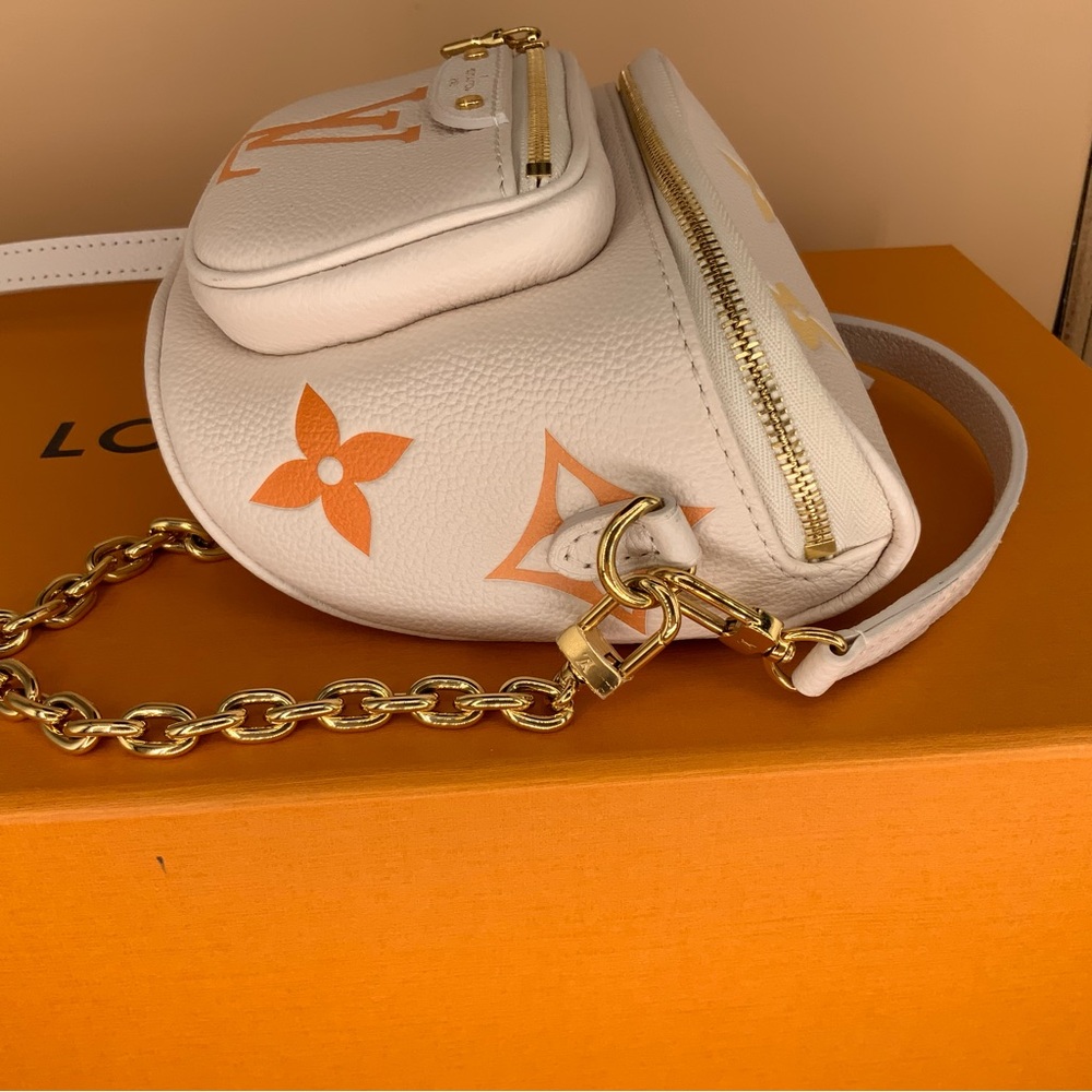 LOUIS VUITTON BUMBAG MINI MONOGRAM By The Pool *Excellent Condition* - Picture 5 of 12